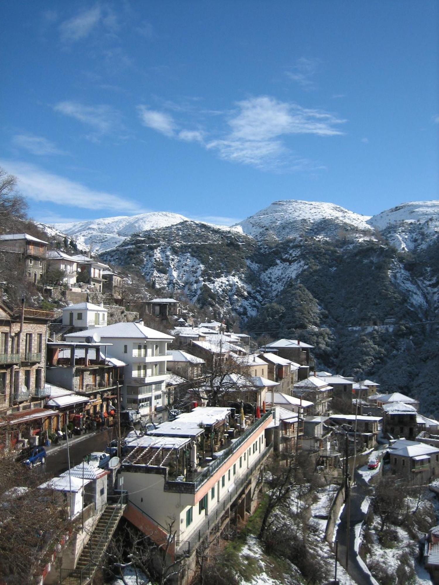 Kentrikon Hotel Lagkadia Esterno foto